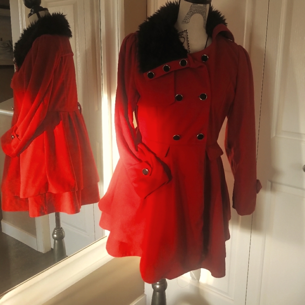 Eye-catching Asymmetric Town Coat